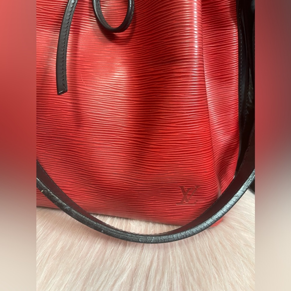 Louis Vuitton bucket bag - authentic - Picture 2 of 5
